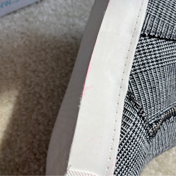 DONATED 🚫 NIB Soda Shoes - Taylor-G Plaid - Picture 5 of 6